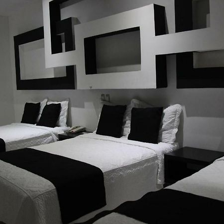 Hotel Dluxe San Juan de los Lagos Bagian luar foto