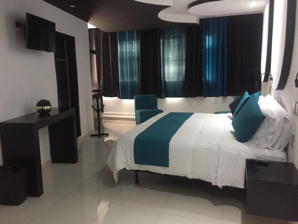Hotel Dluxe San Juan de los Lagos Bagian luar foto