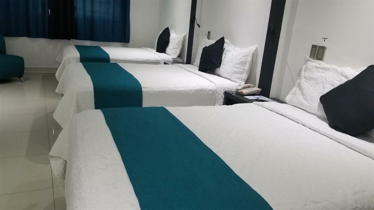 Hotel Dluxe San Juan de los Lagos Bagian luar foto