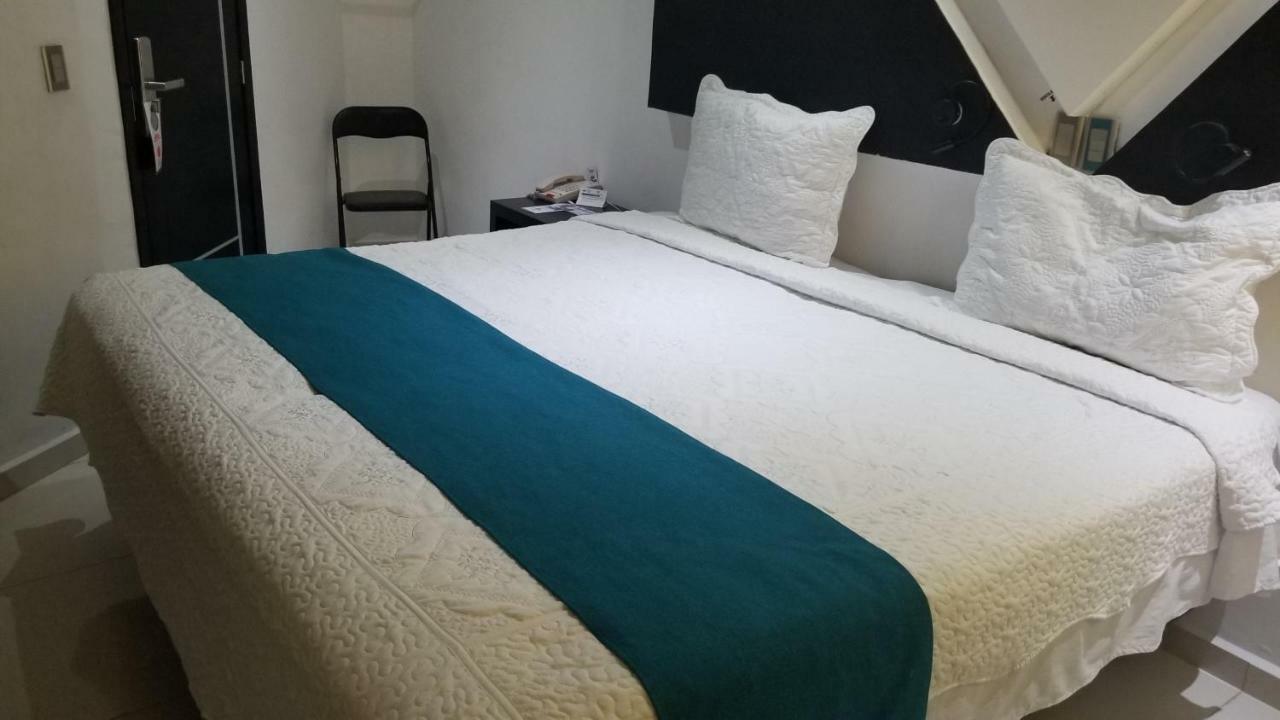 Hotel Dluxe San Juan de los Lagos Bagian luar foto