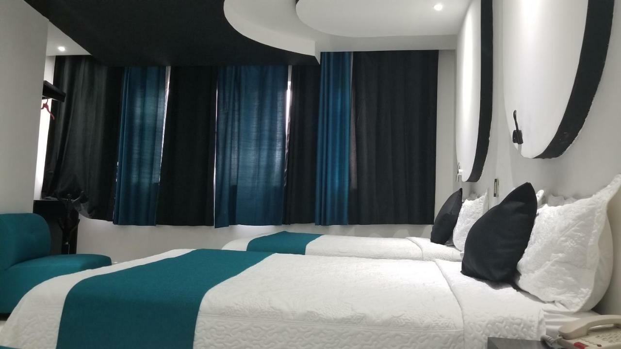 Hotel Dluxe San Juan de los Lagos Bagian luar foto