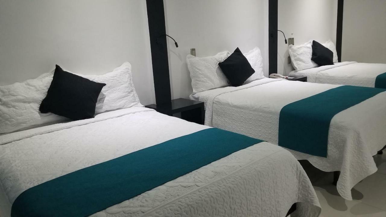 Hotel Dluxe San Juan de los Lagos Bagian luar foto
