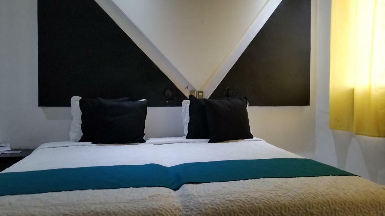 Hotel Dluxe San Juan de los Lagos Bagian luar foto