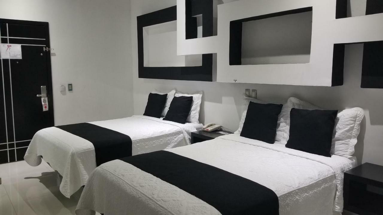 Hotel Dluxe San Juan de los Lagos Bagian luar foto